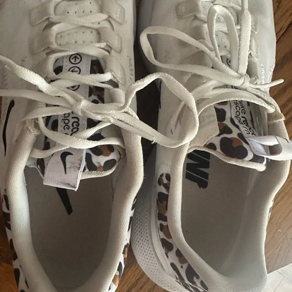 Women’s Nike React size 7.5 - Picture 6 of 6